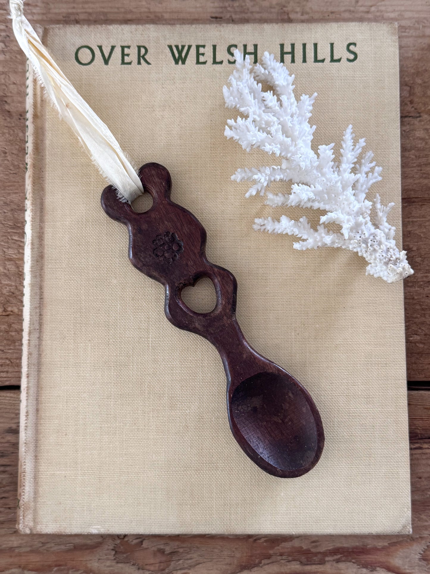 Vintage Hand-Carved Welsh Love Spoon - Blodyn | Flower