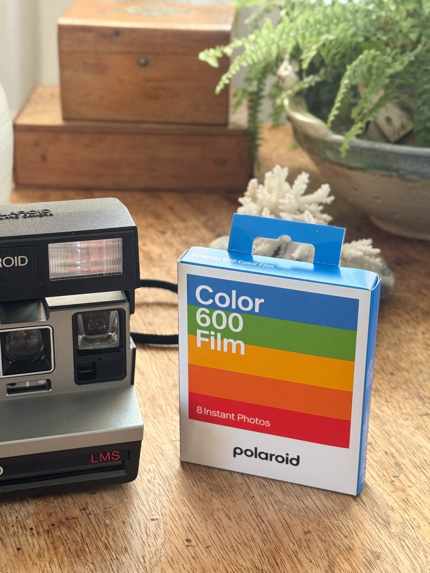 Vintage 1980s Polaroid Sun 600 LMS Instant Film Camera • Fully Working & Film Tested
