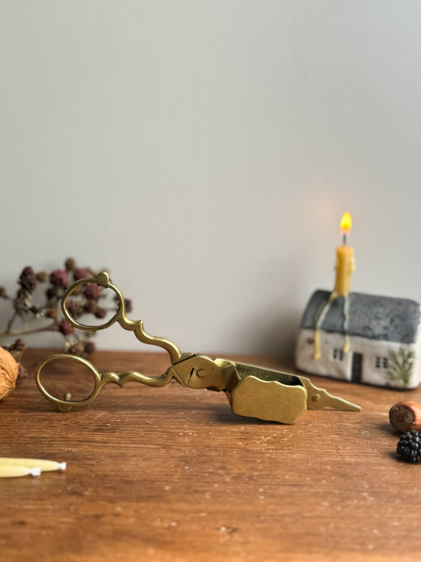 Antique Victorian Brass Candle Wick Trimming Scissors