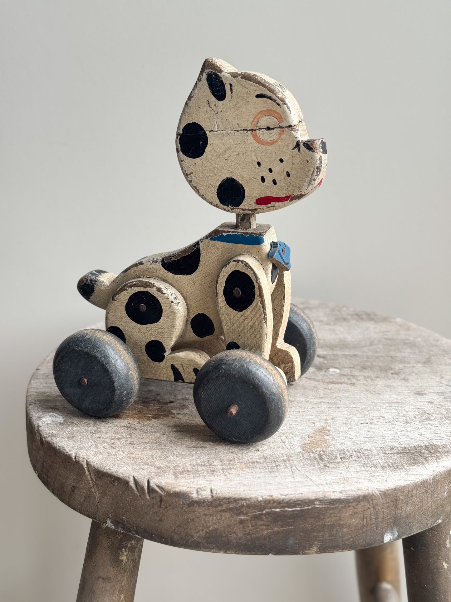 Vintage 1920s/30s Handmade Wooden Pull Along Dog Toy