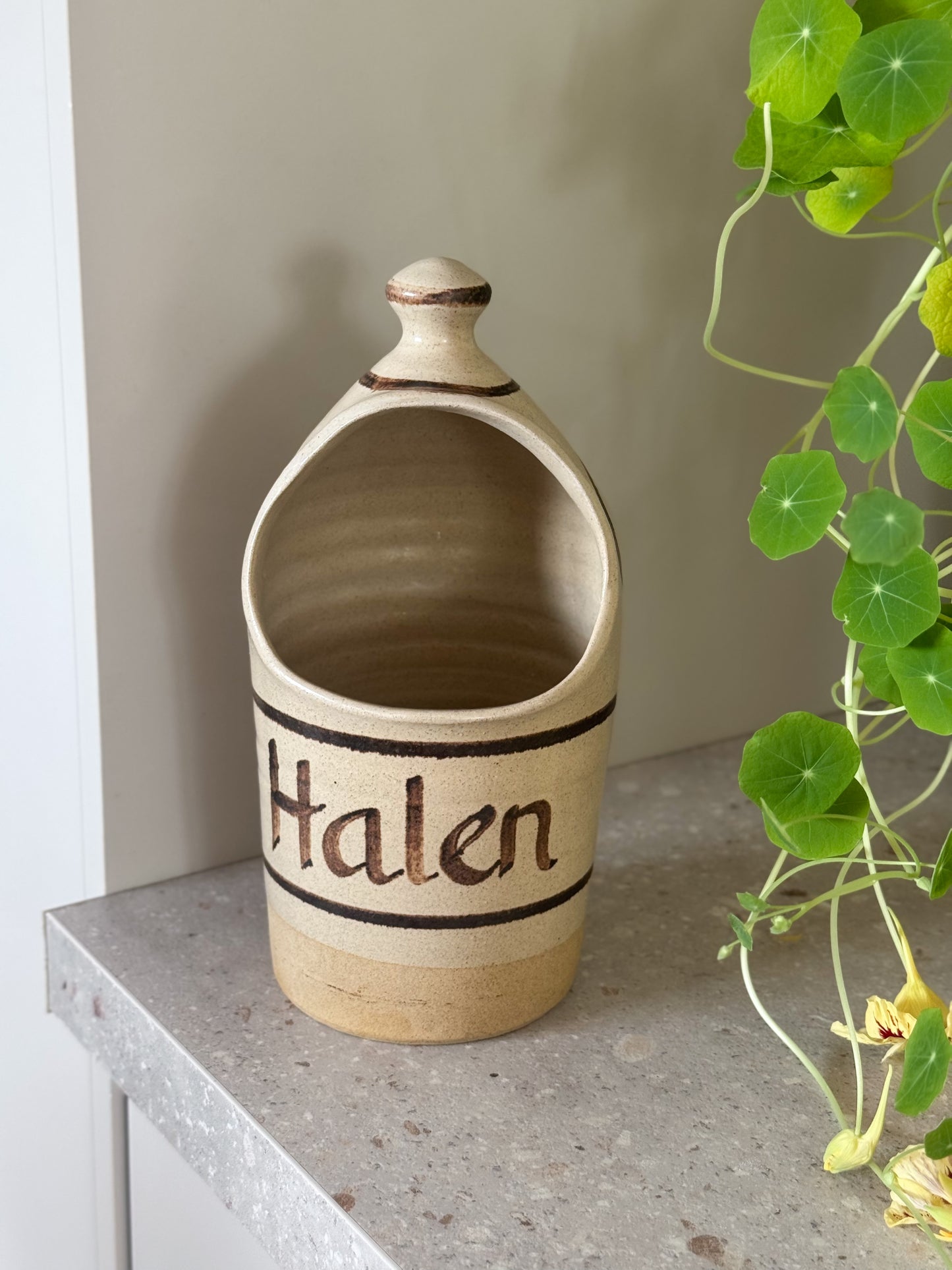 Rare Welsh Studio Pottery Large ‘Halen’ Salt Pig – Abaty Pottery