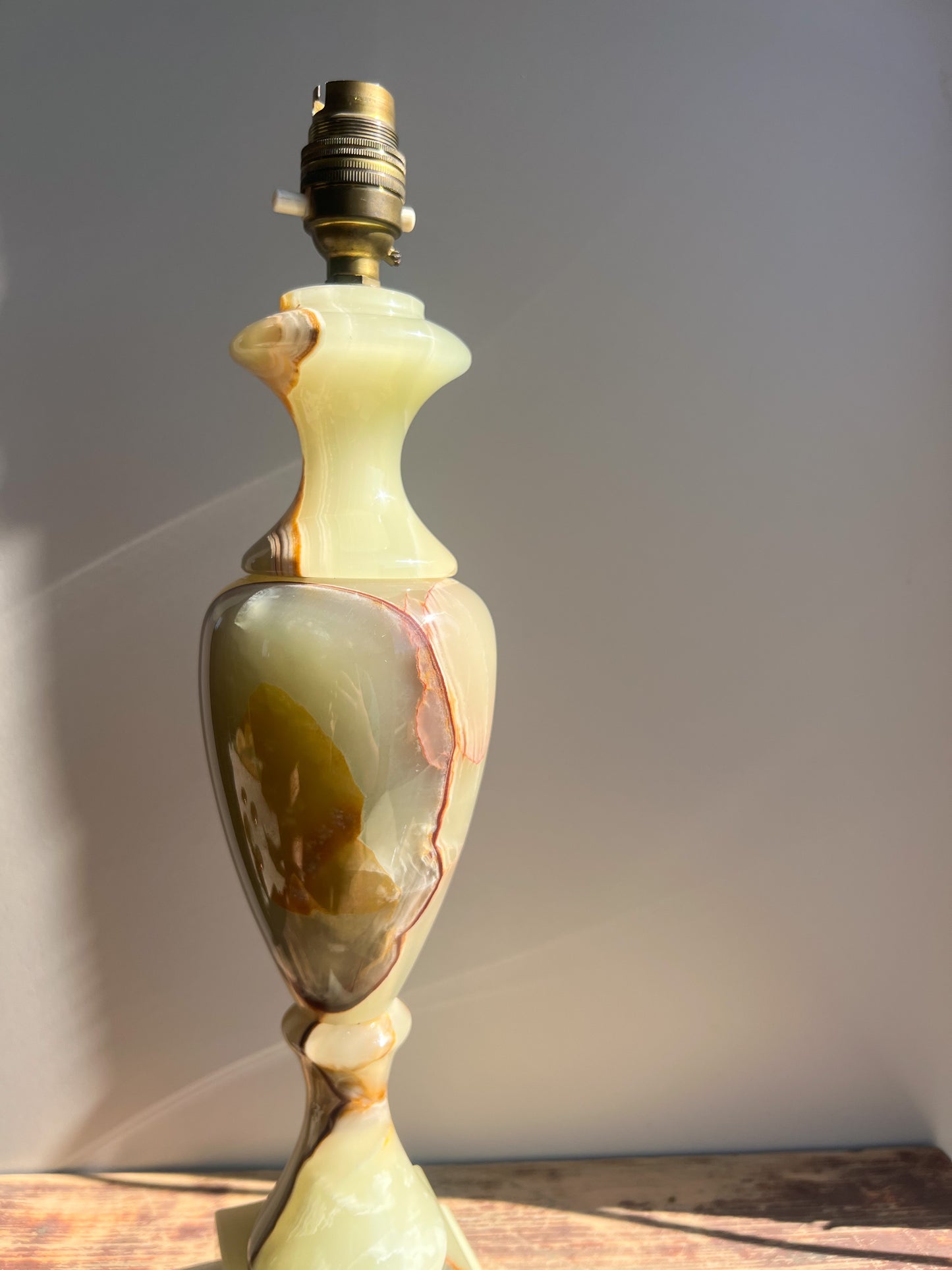 Vintage Midcentury Solid Hand-Carved Italian Onyx Lamp • Fully Working