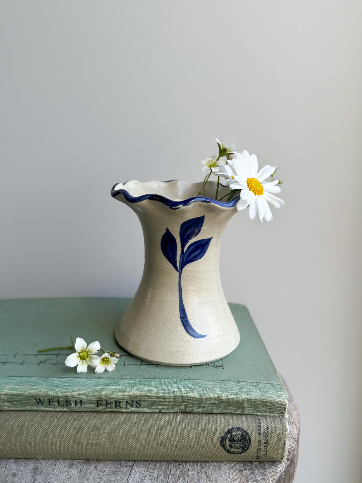Vintage Studio Pottery Vase with Scalloped Rim – Williamsburg Pottery