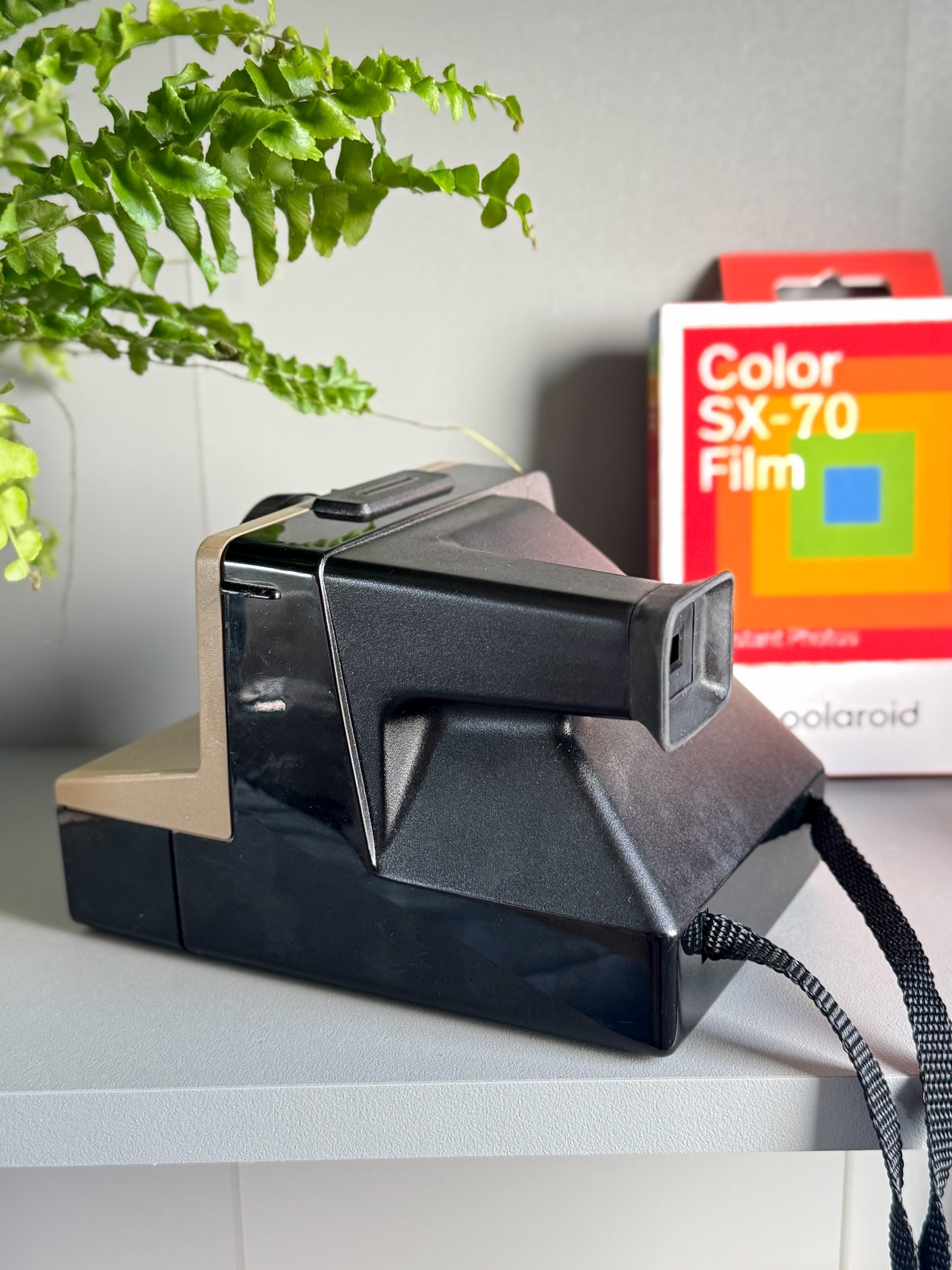 Vintage 1970s Polaroid SX-70 1500 Land Camera • Working & Fully Tested • Comes With Film