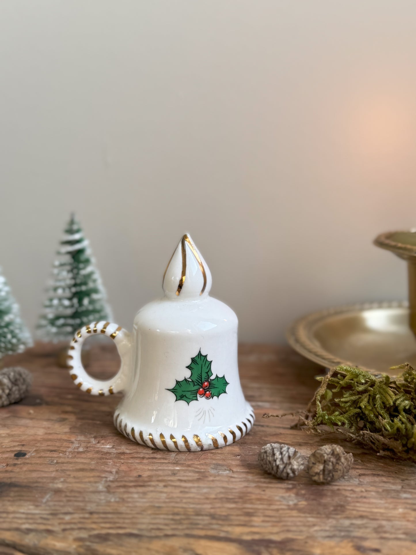 Vintage Porcelain ‘Holly Leaf’ Festive Candle Snuffer