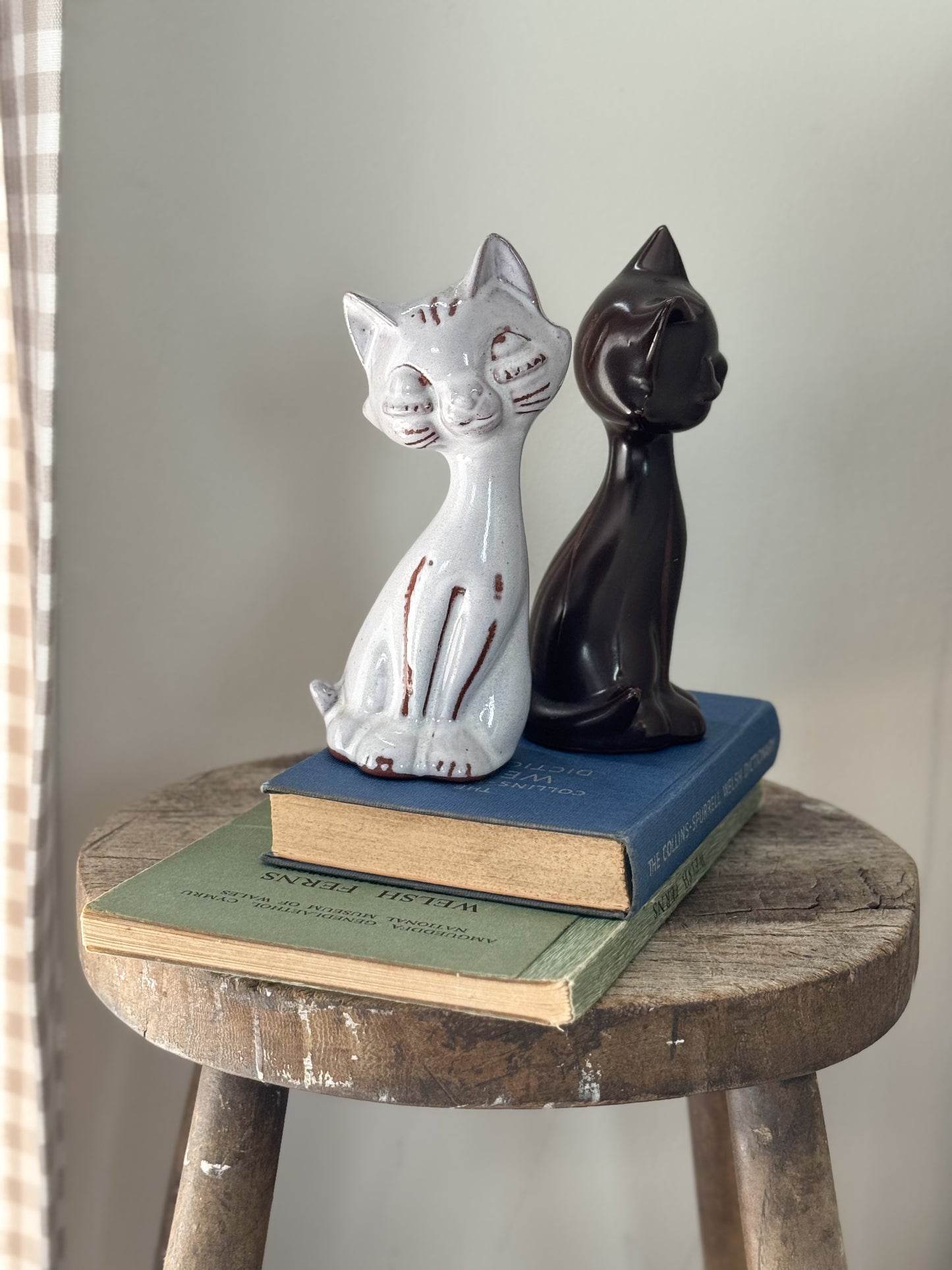 Very Rare Pair of Welsh Studio Pottery Cat Sculptures • Doniau Cudd, Bangor, North Wales