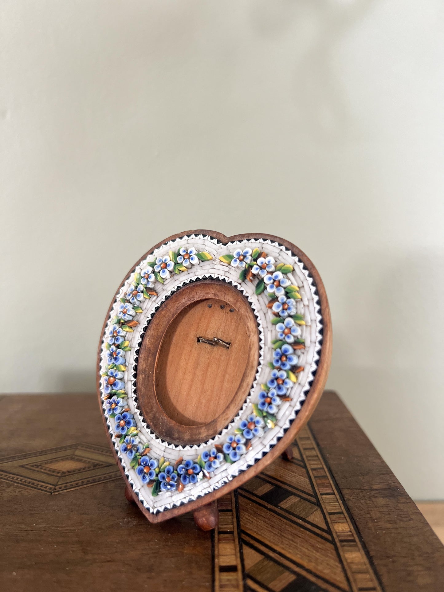 Antique 1920s/30s Micro-Mosaic Heart Shaped ‘Forget Me Not’ Photo Frame