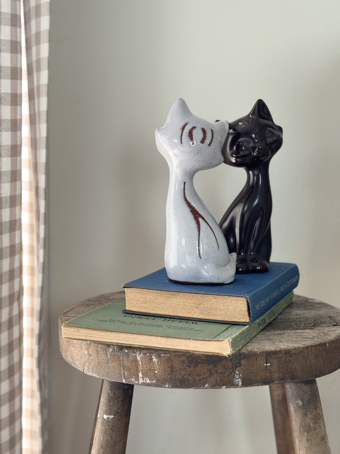 Very Rare Pair of Welsh Studio Pottery Cat Sculptures • Doniau Cudd, Bangor, North Wales