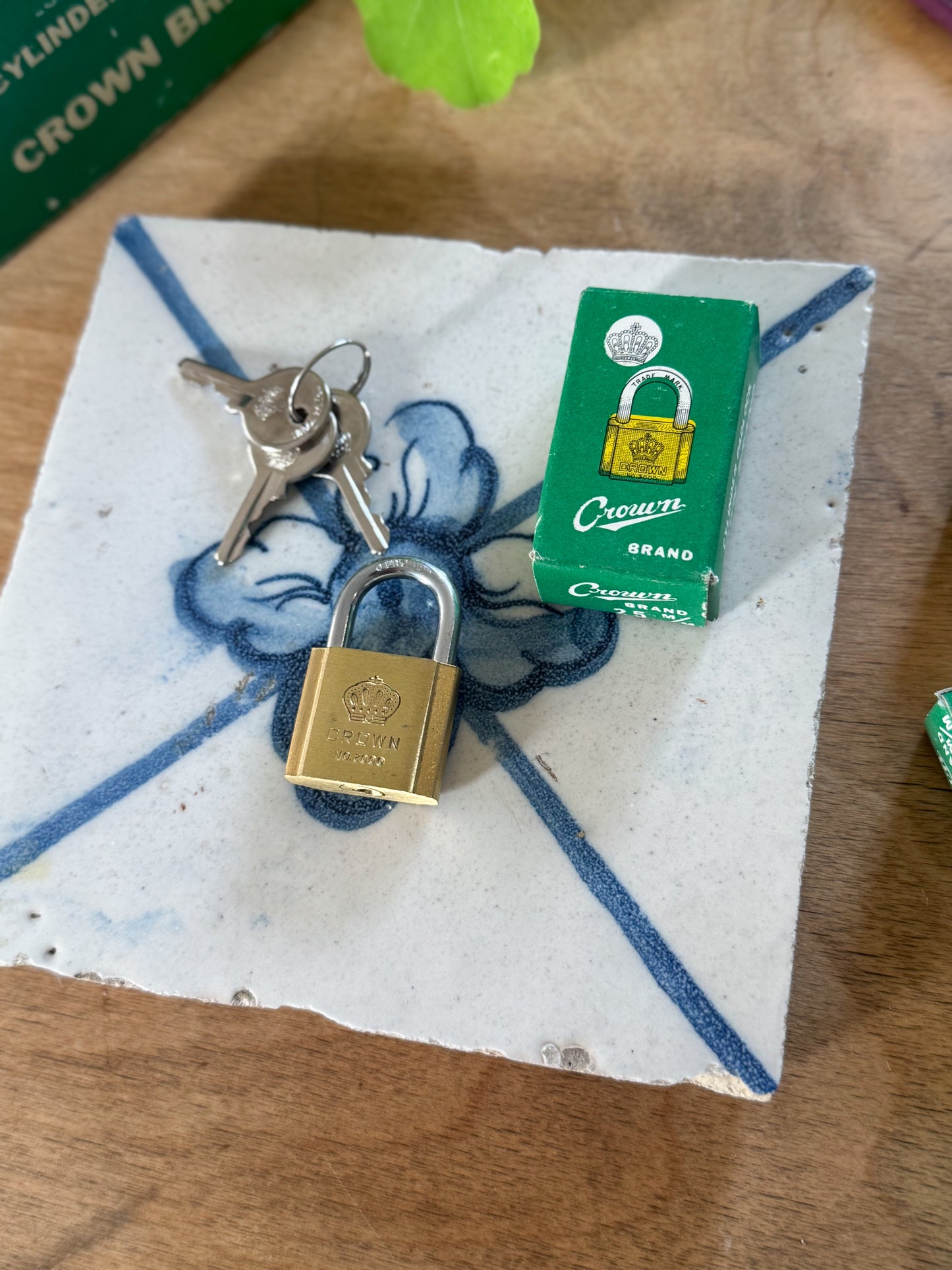 Vintage Crown No.2000 Padlock – With Original Box & 3 Keys (New Old Stock) | Luggage Locks