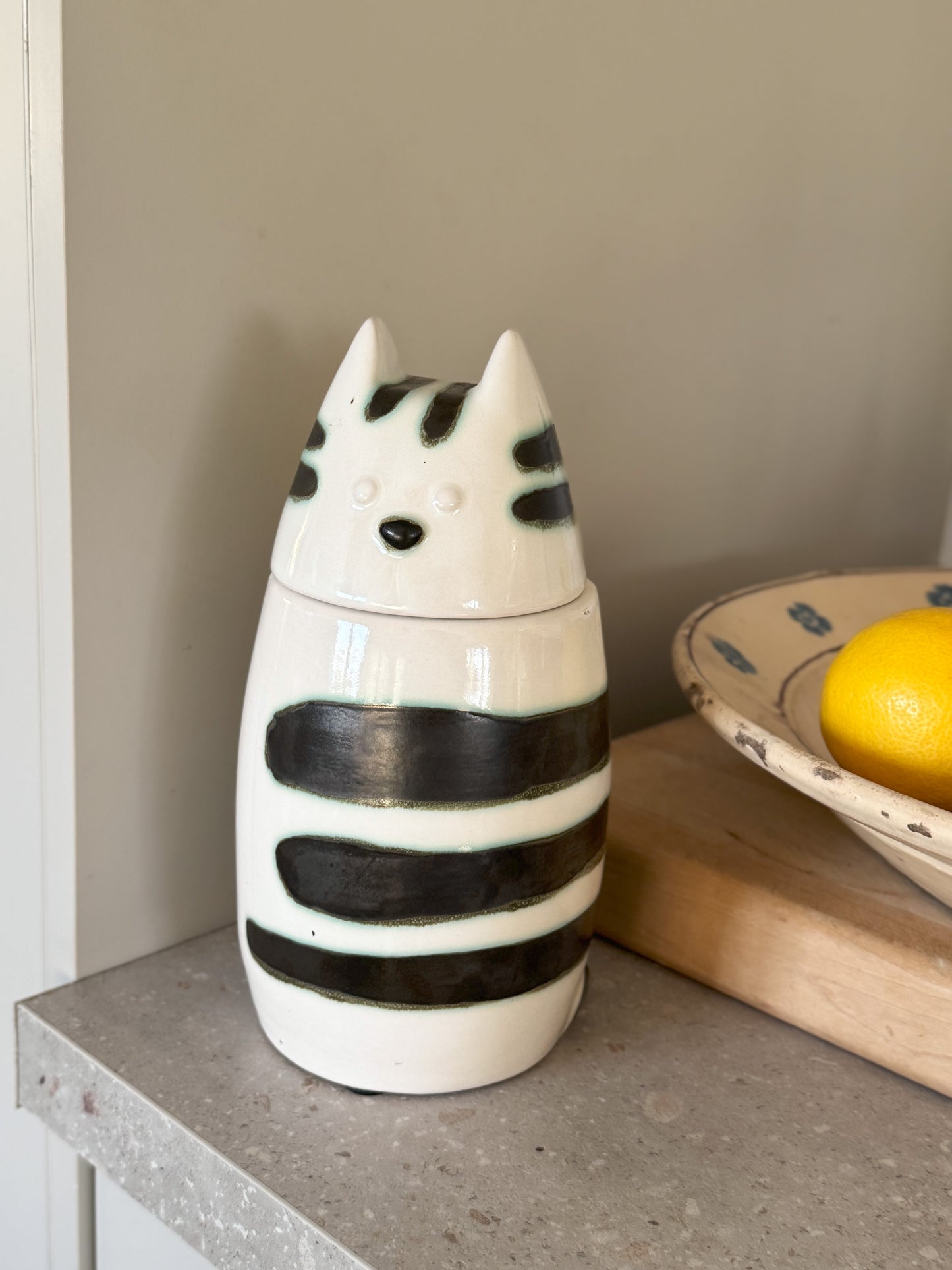 Vintage Unique Handmade Studio Pottery Cat Biscuit Jar