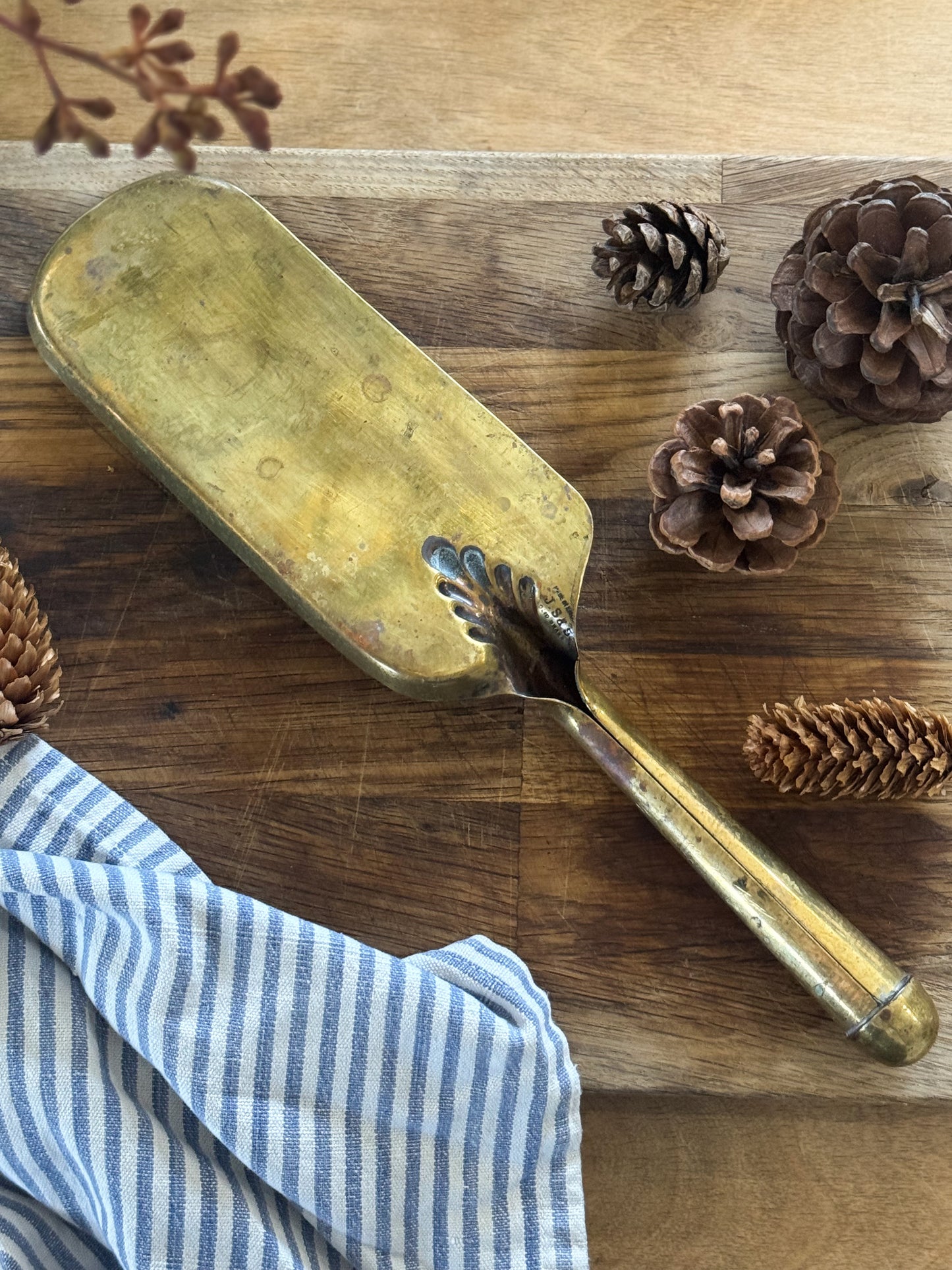 Antique Handmade Solid Brass Fireside Scoop