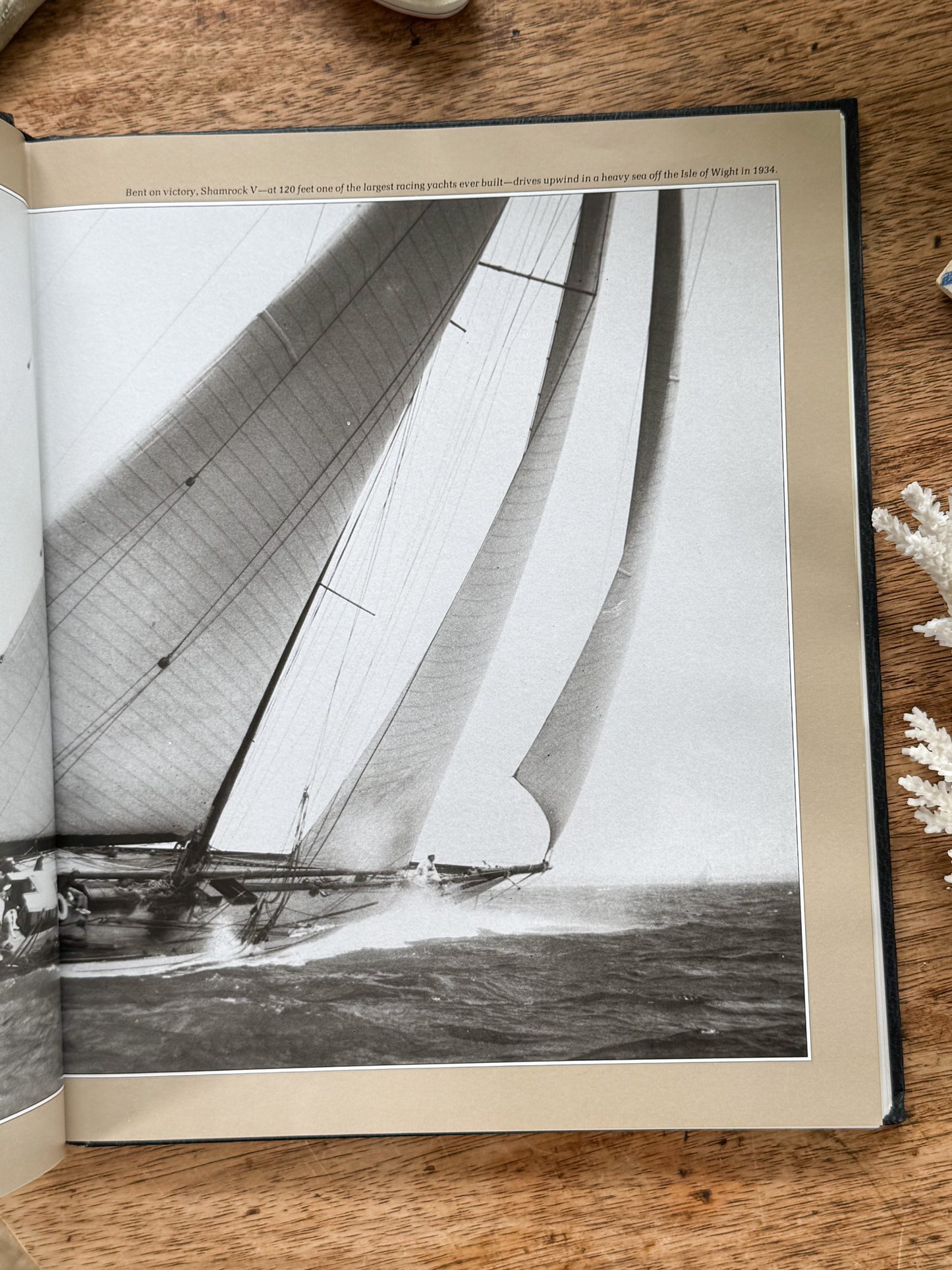 The Racing Yachts, Leather-bound, Time-Life Books (1981)
