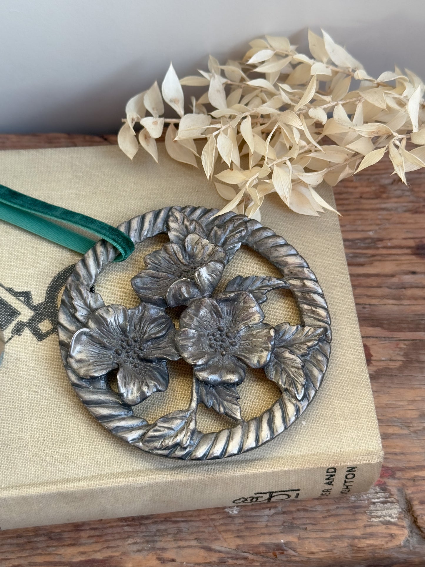 Vintage 1930s Floral Pewter Belt Buckle
