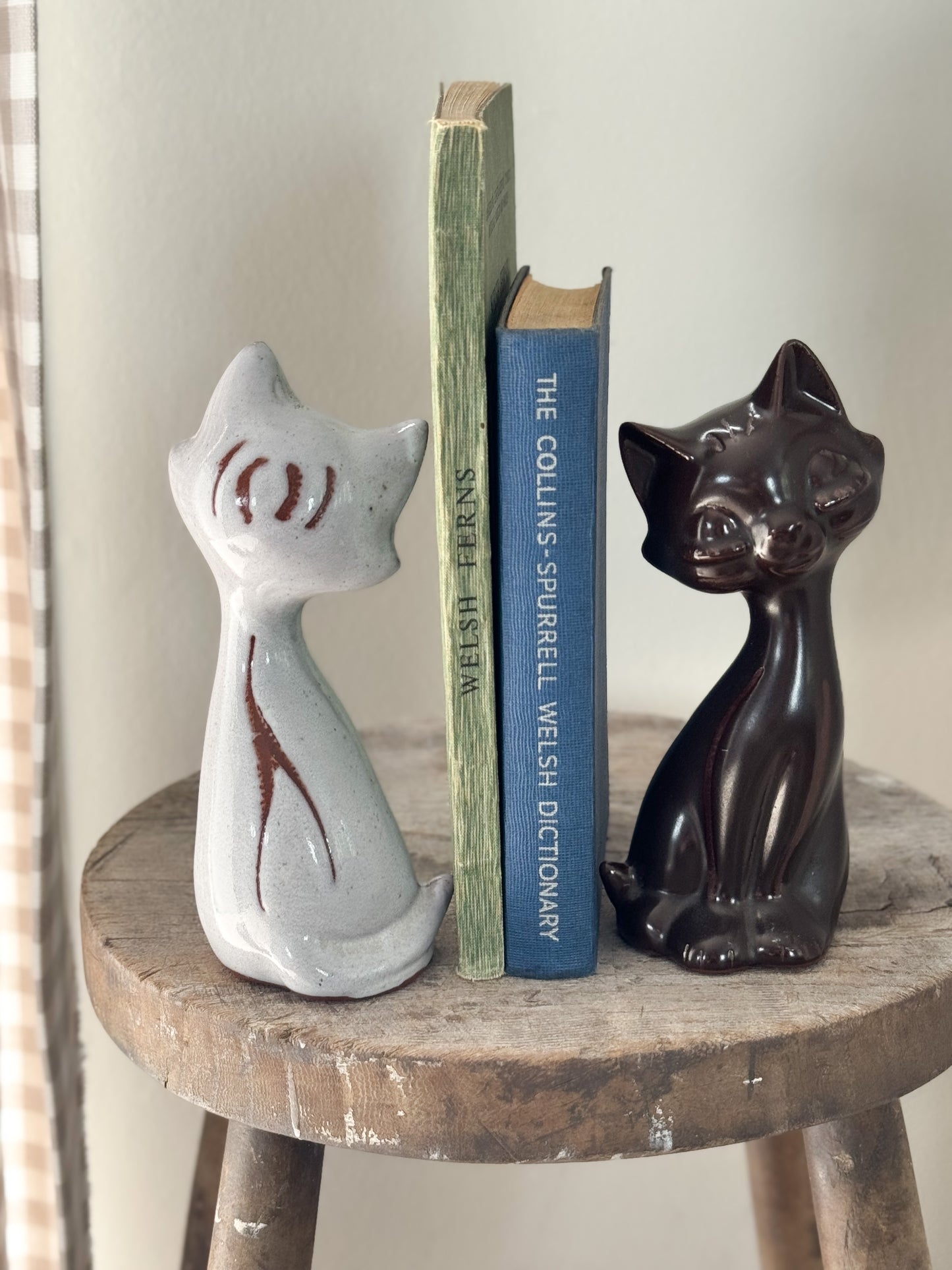 Very Rare Pair of Welsh Studio Pottery Cat Sculptures • Doniau Cudd, Bangor, North Wales