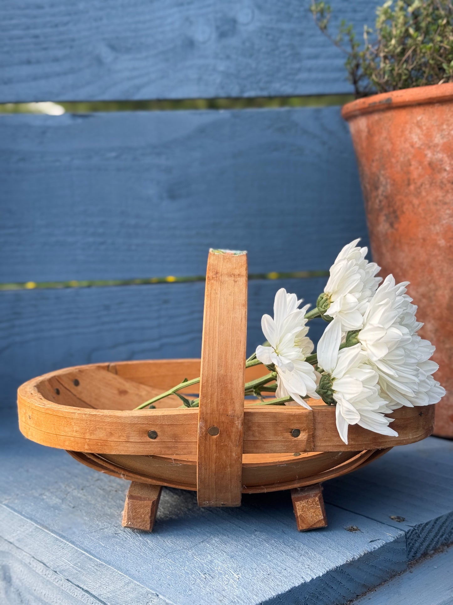 Vintage Wooden Gathering Basket with ‘Souvenir d’Amitié’ (Keepsake of Friendship Label’