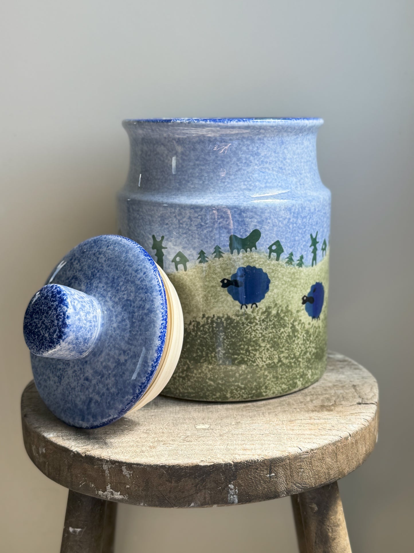 Vintage Arthur Wood Ceramic ‘Blue Sheep’ Spongeware Biscuit Jar