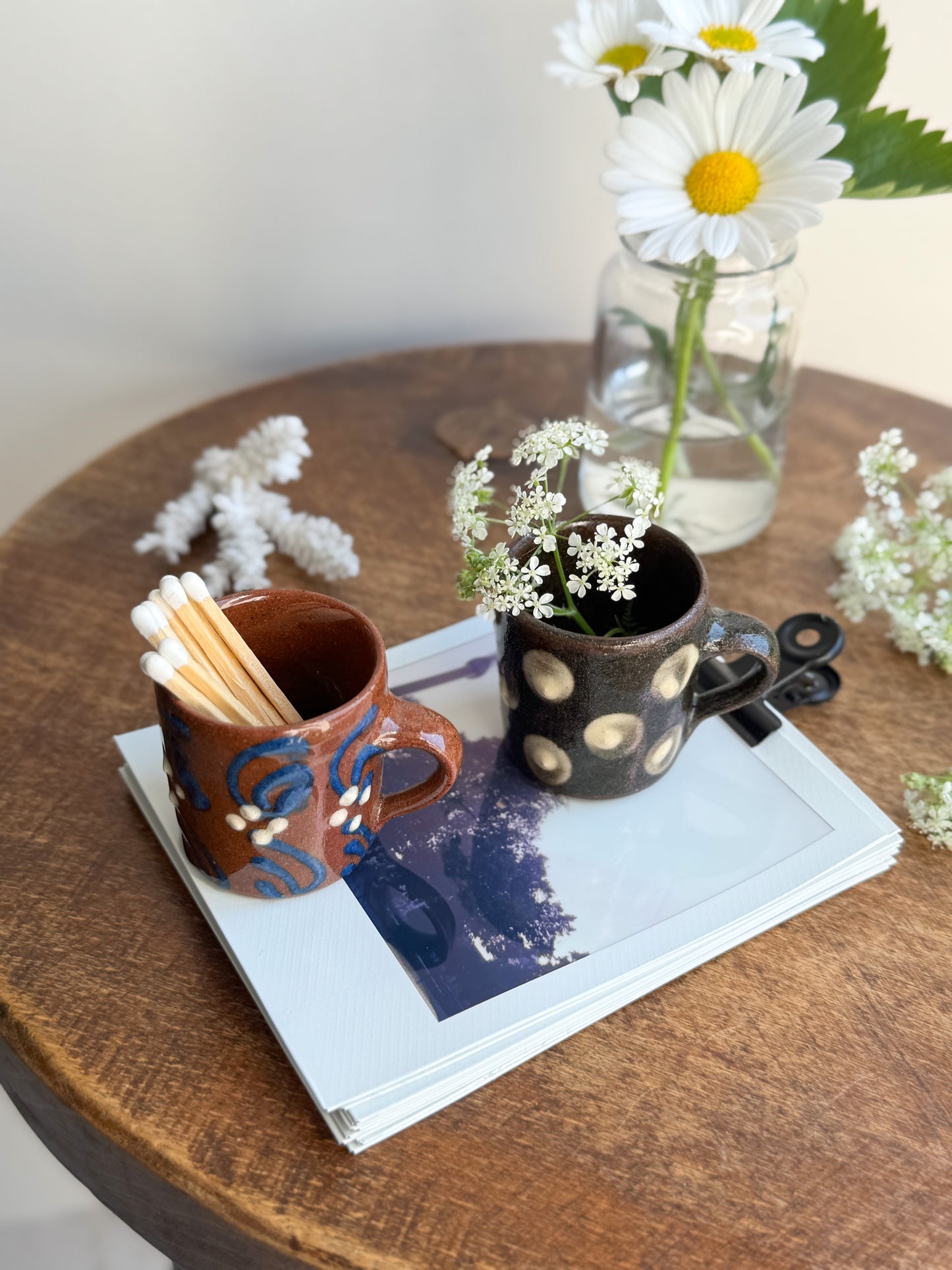 Miniature Slipware Studio Pottery Mugs – Charlottenburg (Pair)