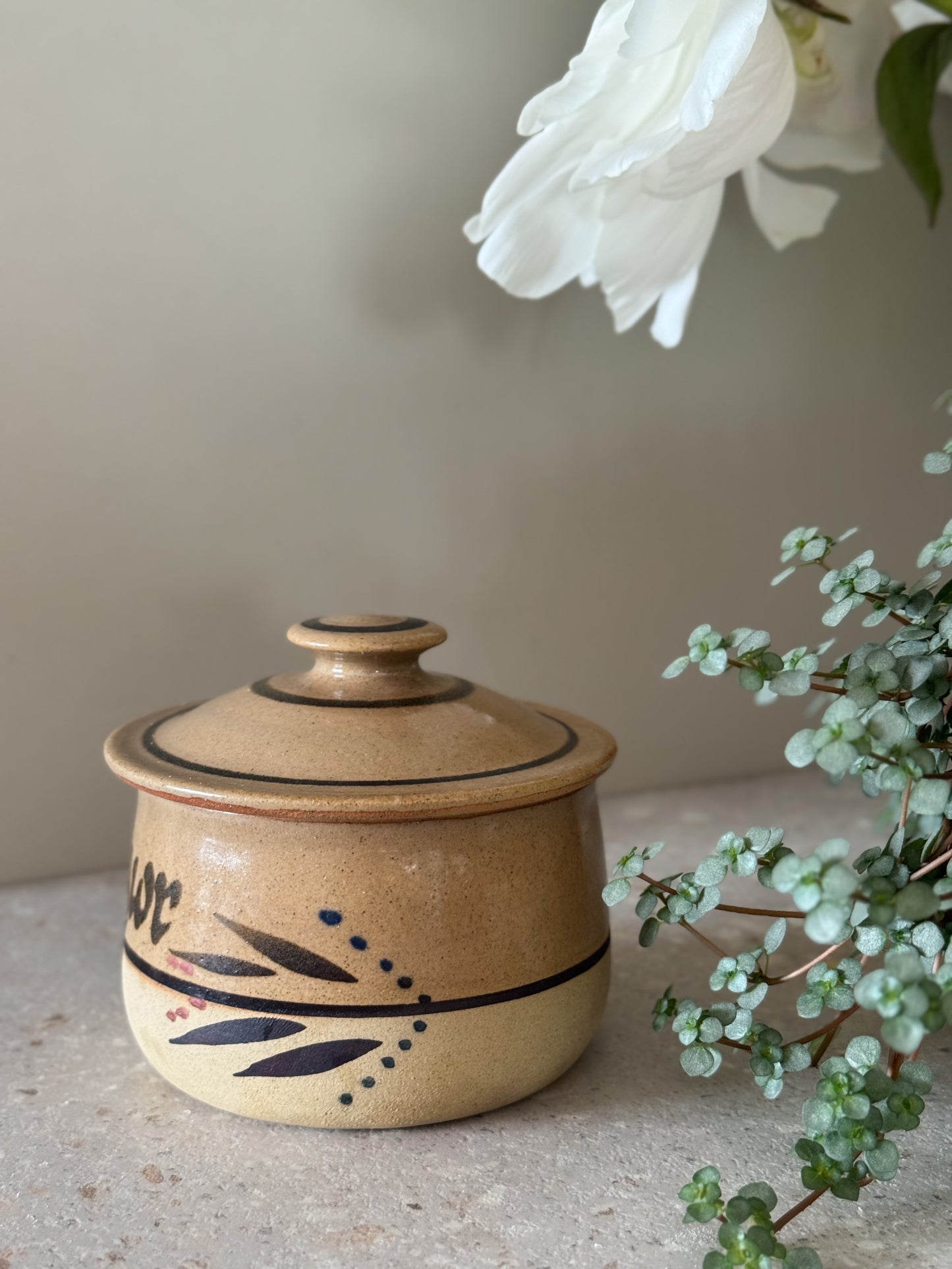 Rare Welsh Studio Pottery ‘Siwgwr’ Lidded Pot – Abaty Pottery