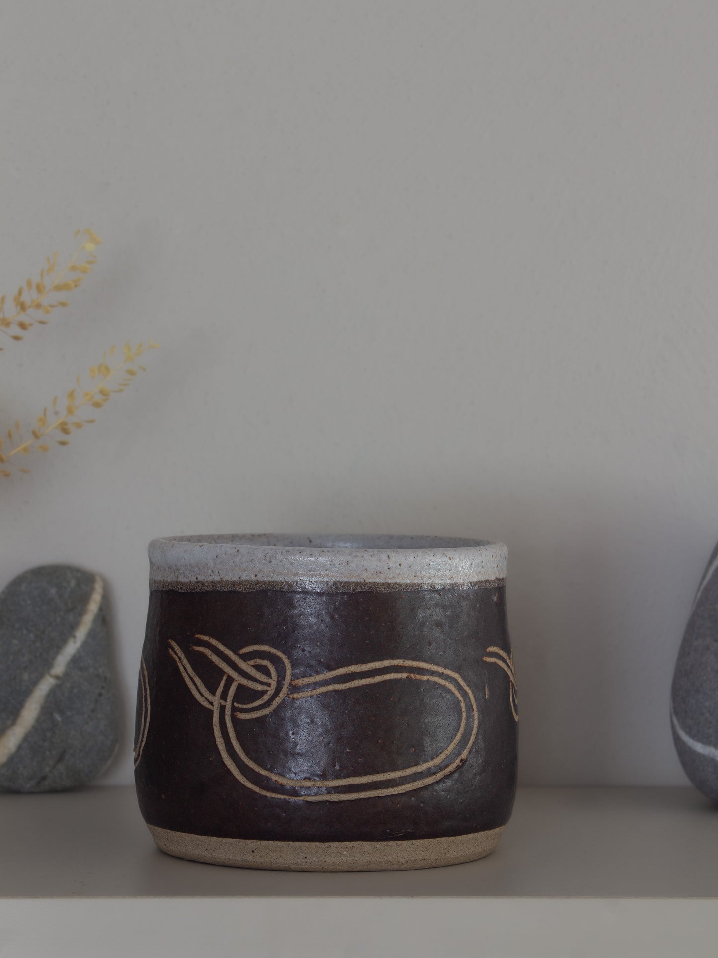 Vintage Studio Pottery ‘Sailor’s Knots’ Mug