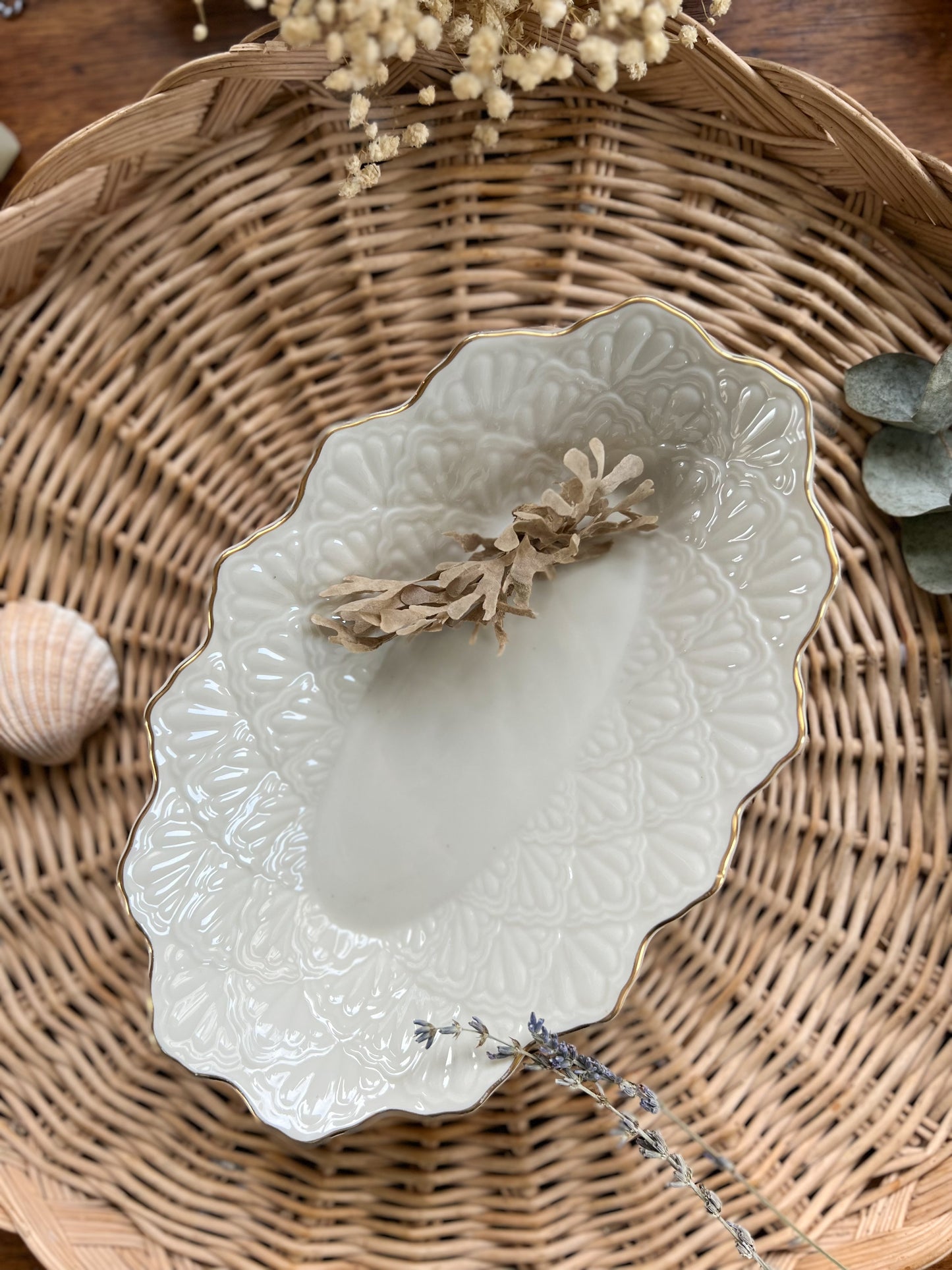 Lennox, U.S.A Scalloped Shell Detailed Ceramic Bowl