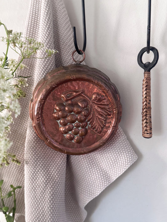 Vintage Copper Grapes Design Jelly Mould