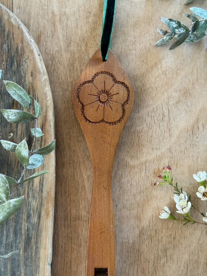 Vintage Hand-Carved Welsh Love Spoon - The Wild Flower • Y Blodyn Gwyllt