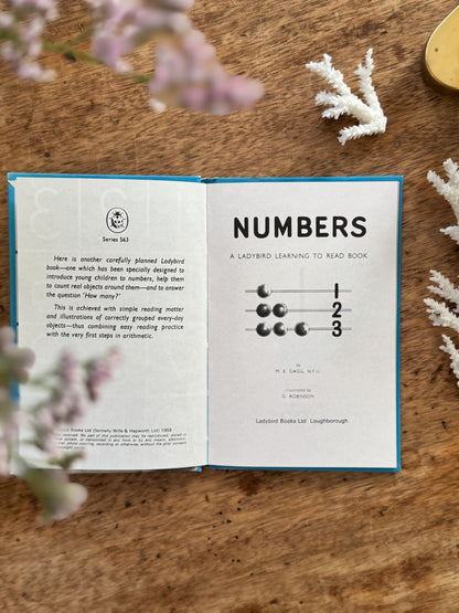 Numbers - A Ladybird Learning to Read Book (1959)