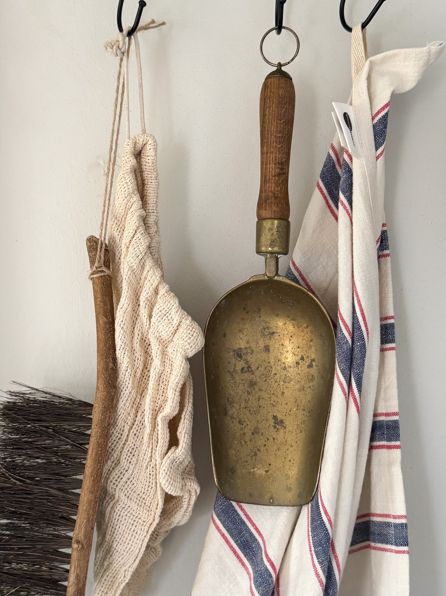 Large Antique Brass & Oak Grain Scoop
