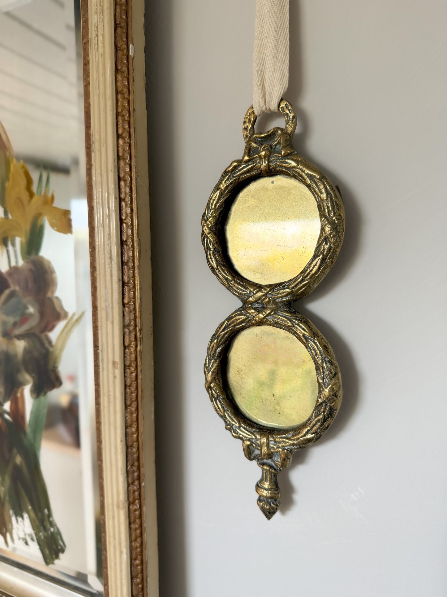 Solid Brass Bow Detail Locket Frame