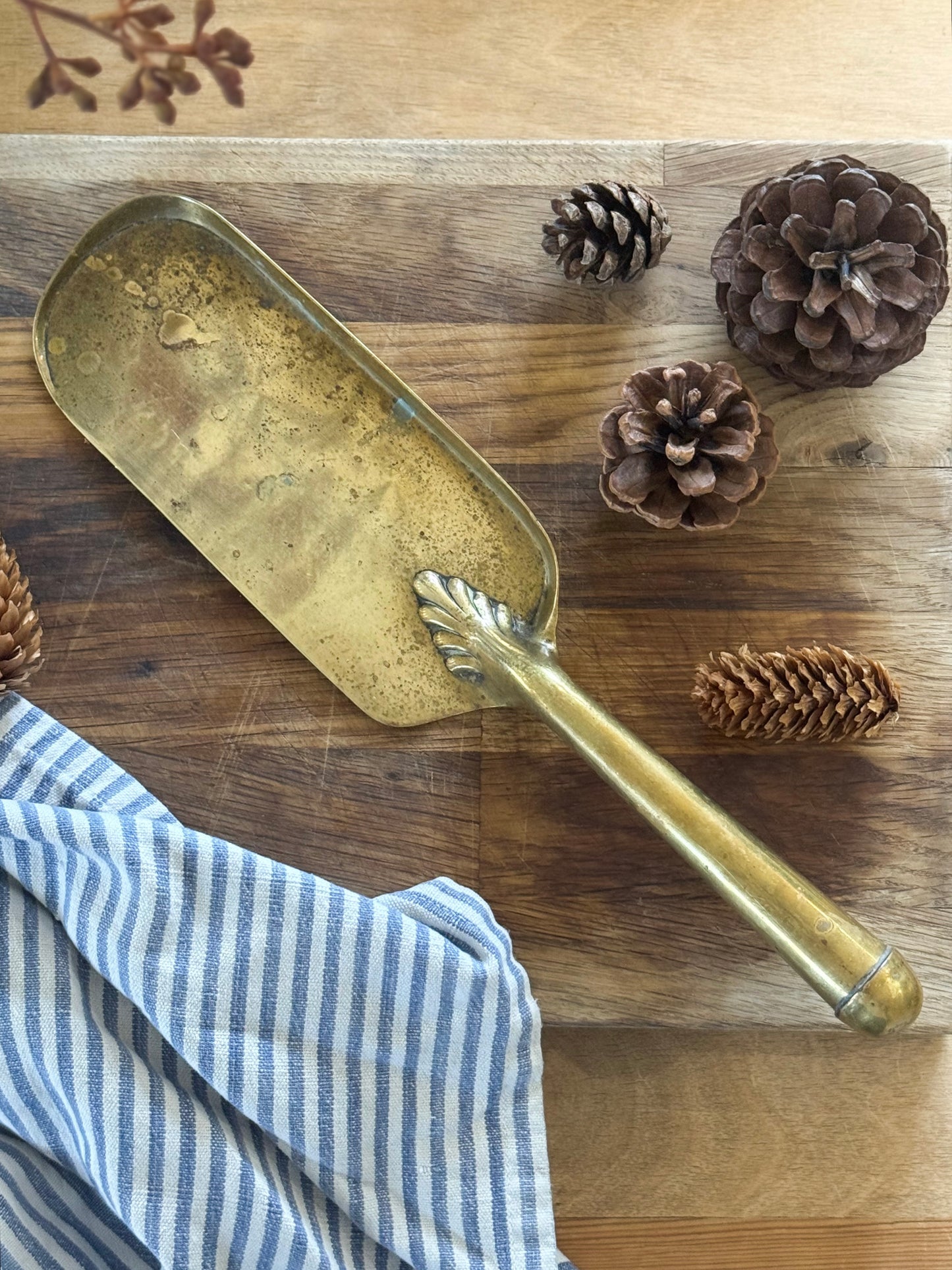 Antique Handmade Solid Brass Fireside Scoop