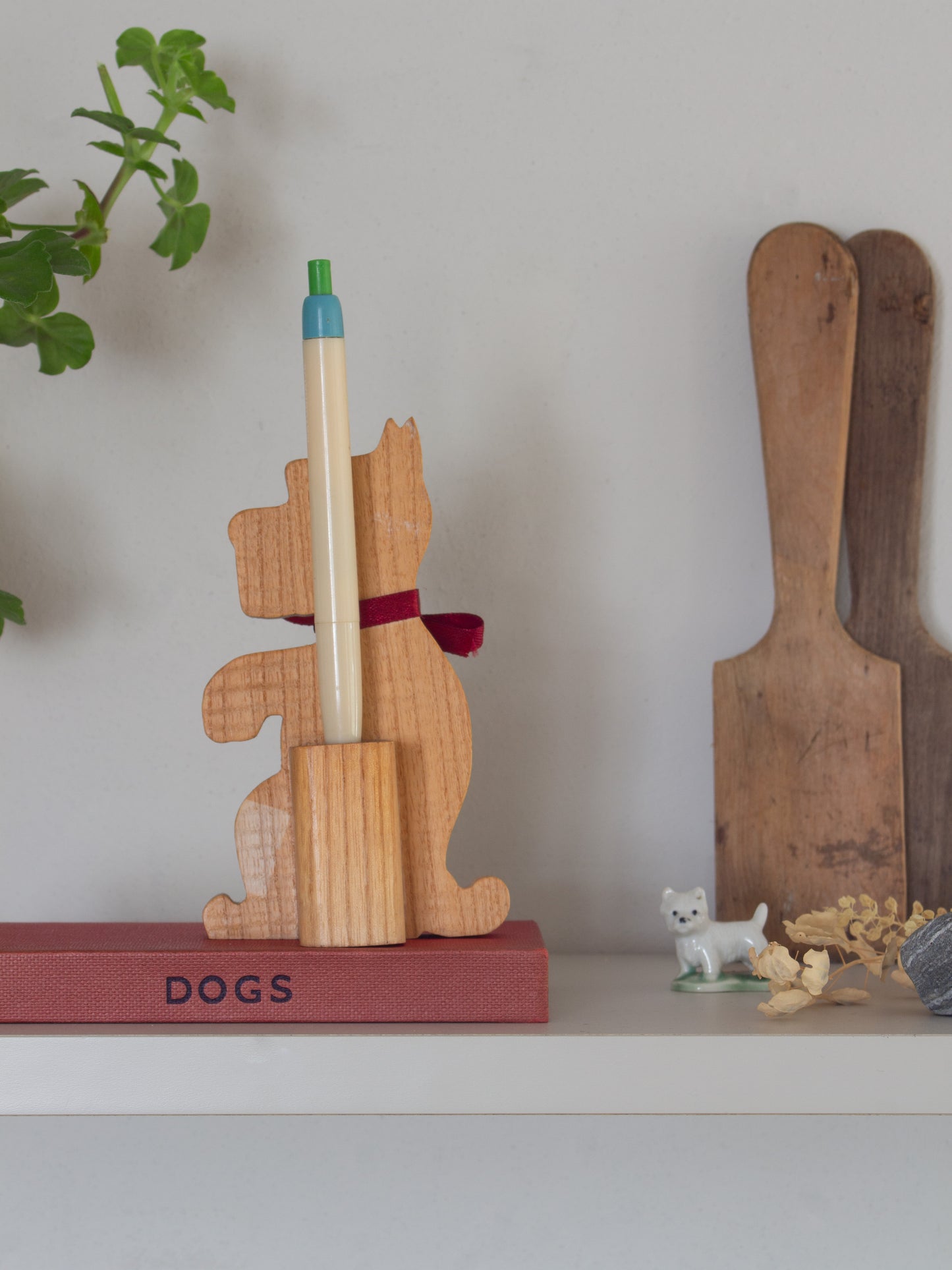 Vintage Handmade Wooden Scottie Dog Pen Holder
