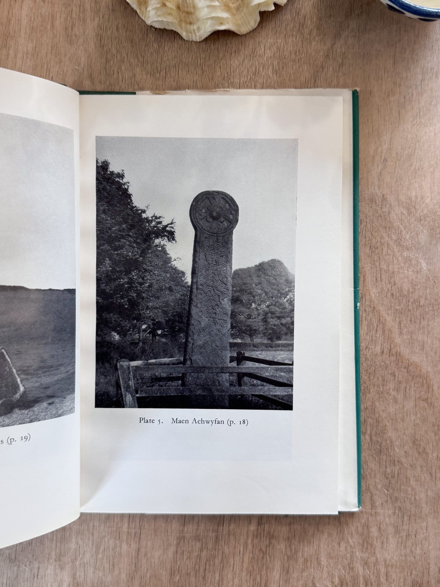 Ancient Monuments of North Wales,
Illustrated Regional Guide No. 5, 1959
