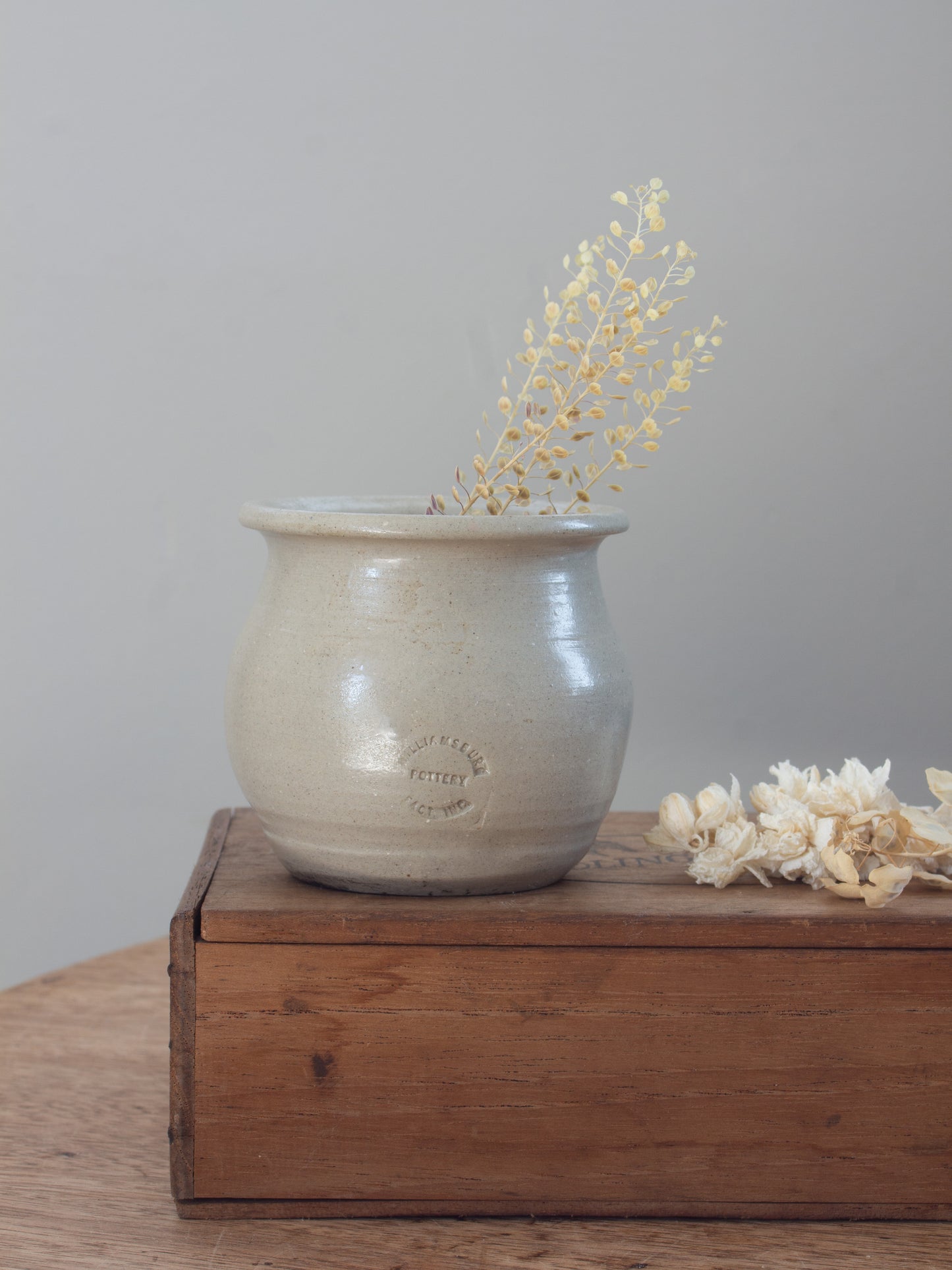Vintage Williamsburg Pottery Hand-Painted Studio Pottery Pot