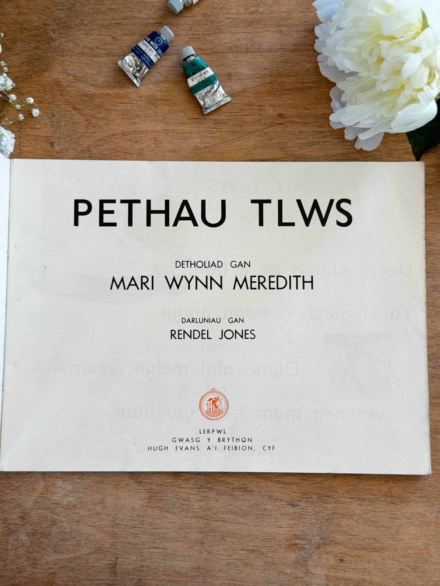 Pethau Tlws (Pretty Things) gan Mari Wynn Meredith, tua / circa 1950s