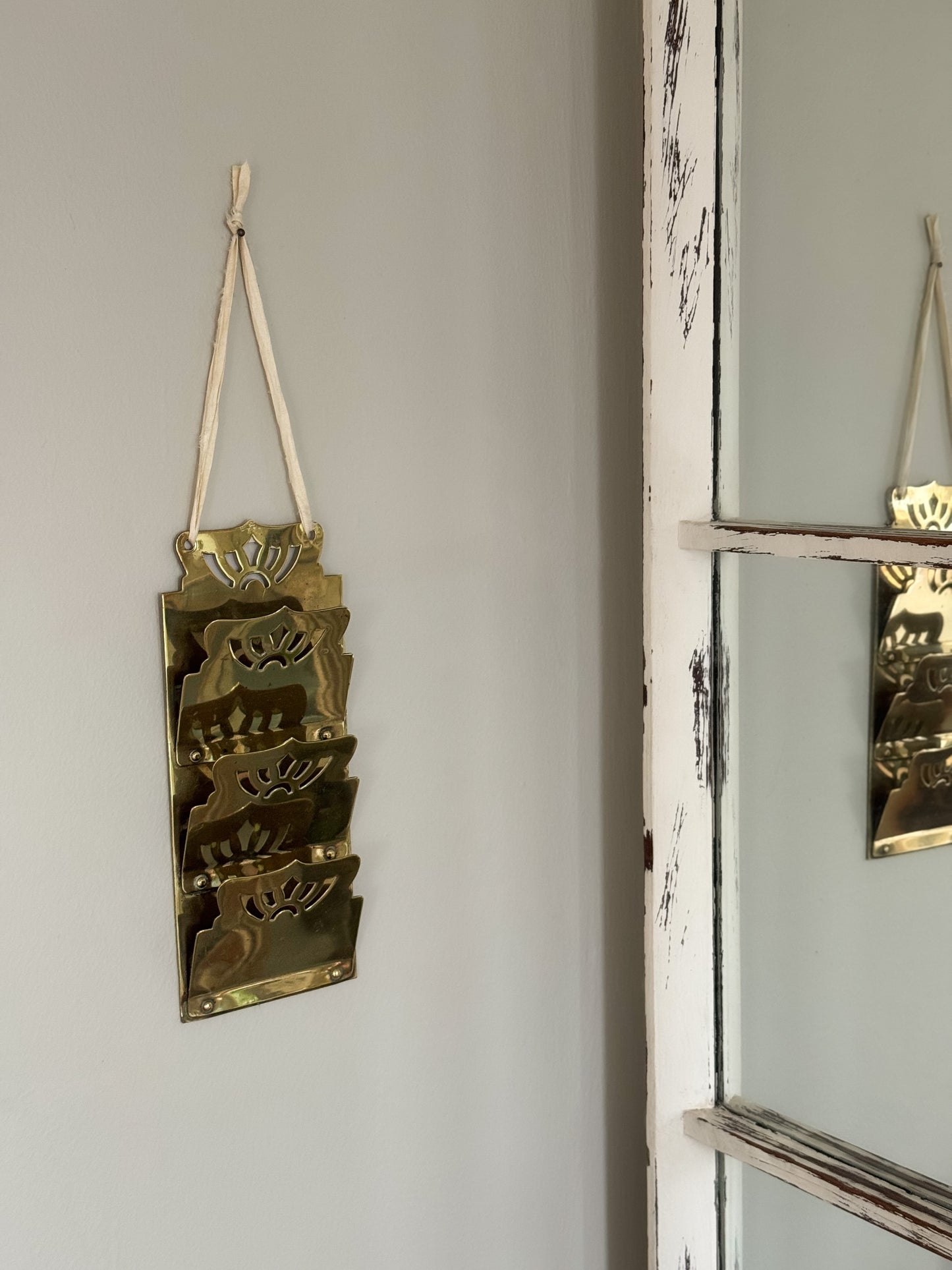 Antique Early 20th Century Solid Brass Wall-Mounted Letter Rack - Fan Shell Design