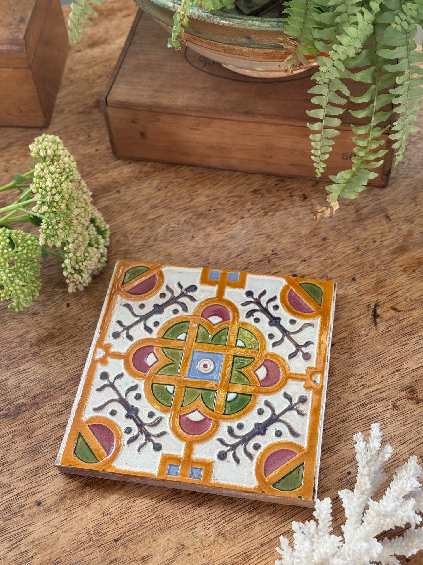Antique Victorian Maw & Co Tile • Floreat Scalopia Design