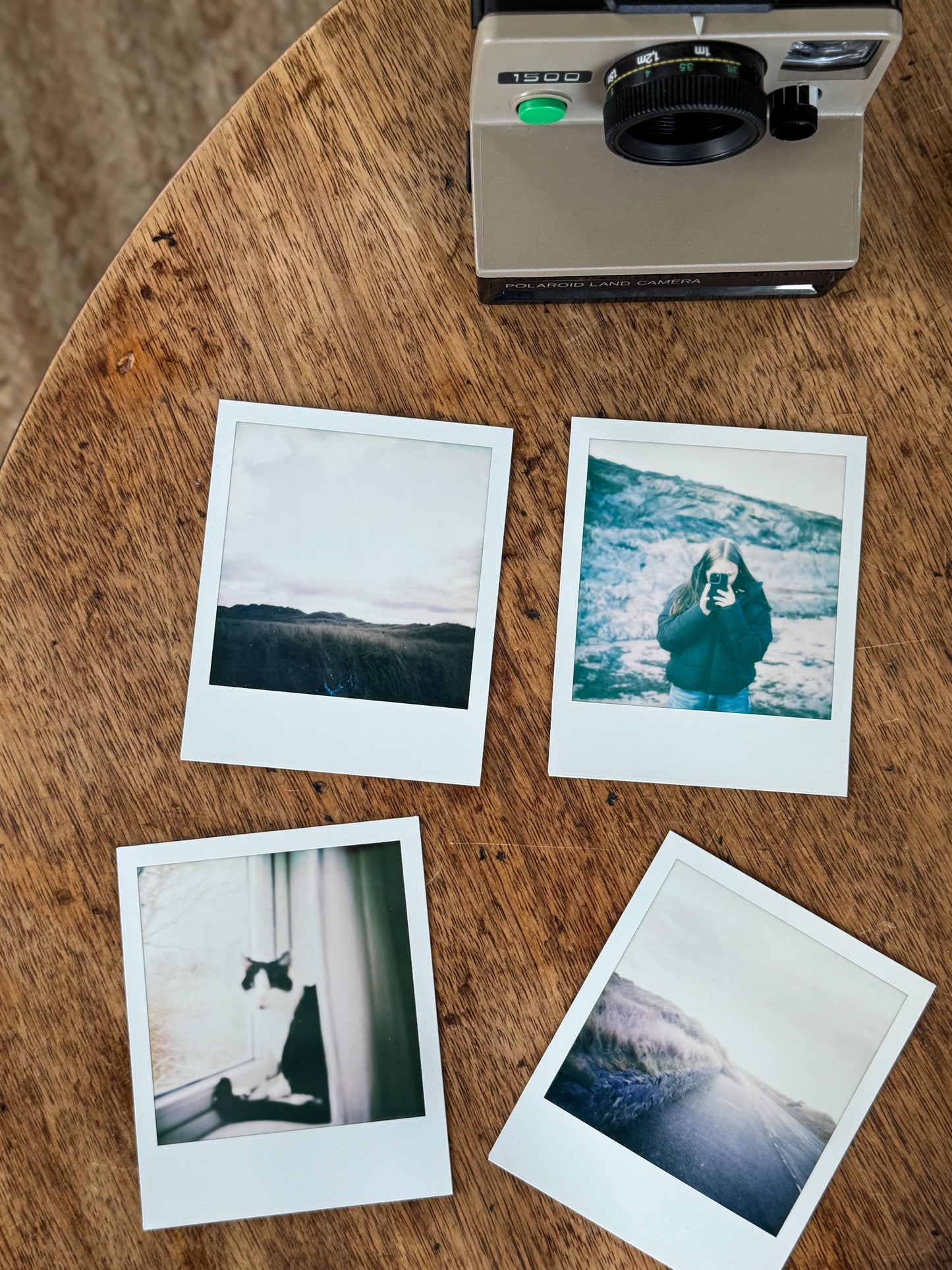 Vintage 1970s Polaroid SX-70 1500 Land Camera • Working & Fully Tested • Comes With Film