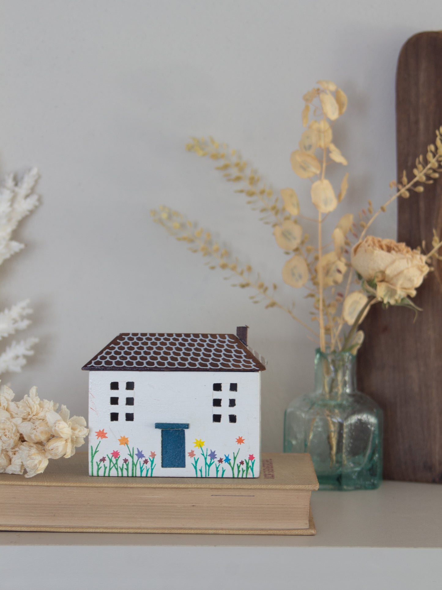Vintage Handmade & Handpainted Wooden Cottage Trinket Box