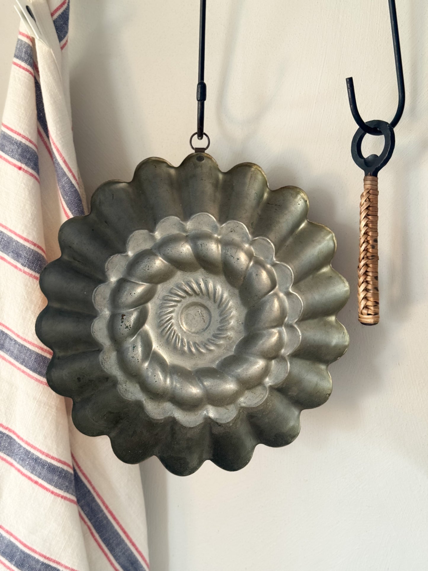 Large Vintage Copper Flower Jelly Mould by TAGUS, Portugal