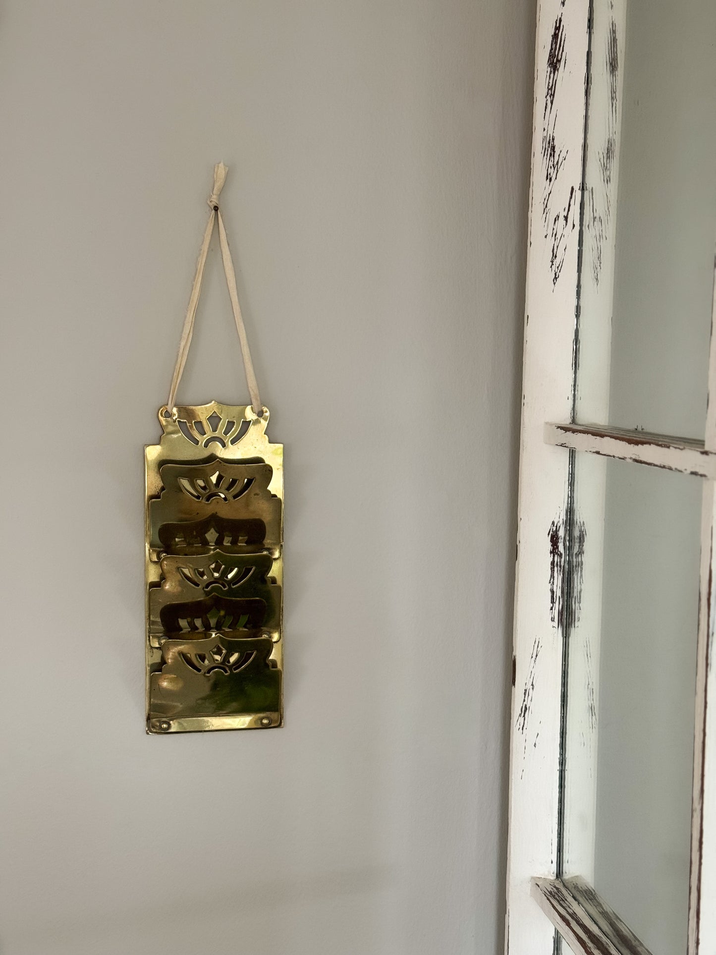 Antique Early 20th Century Solid Brass Wall-Mounted Letter Rack - Fan Shell Design