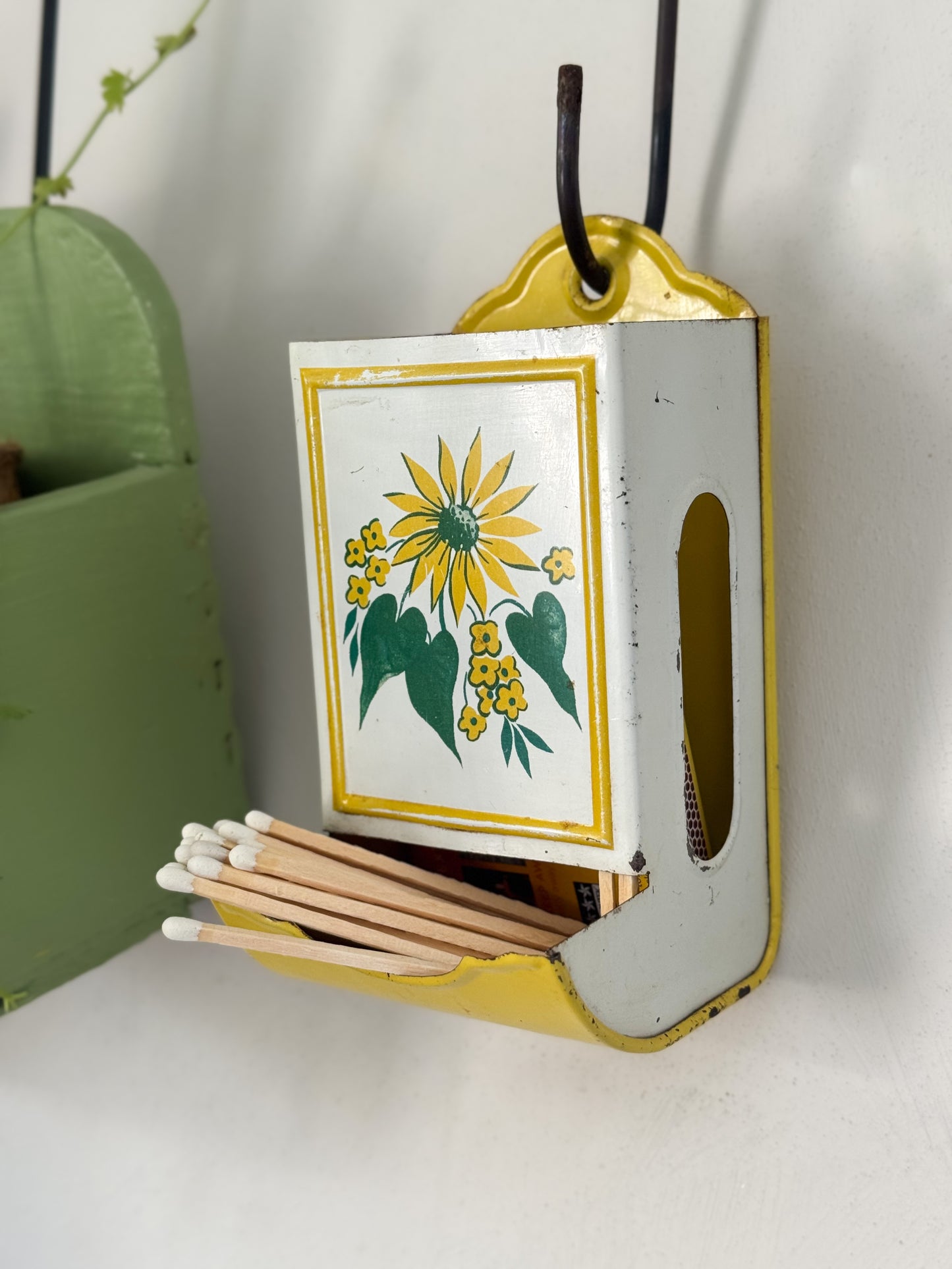Vintage Enamel Sunflower Wall Mountable Match Holder