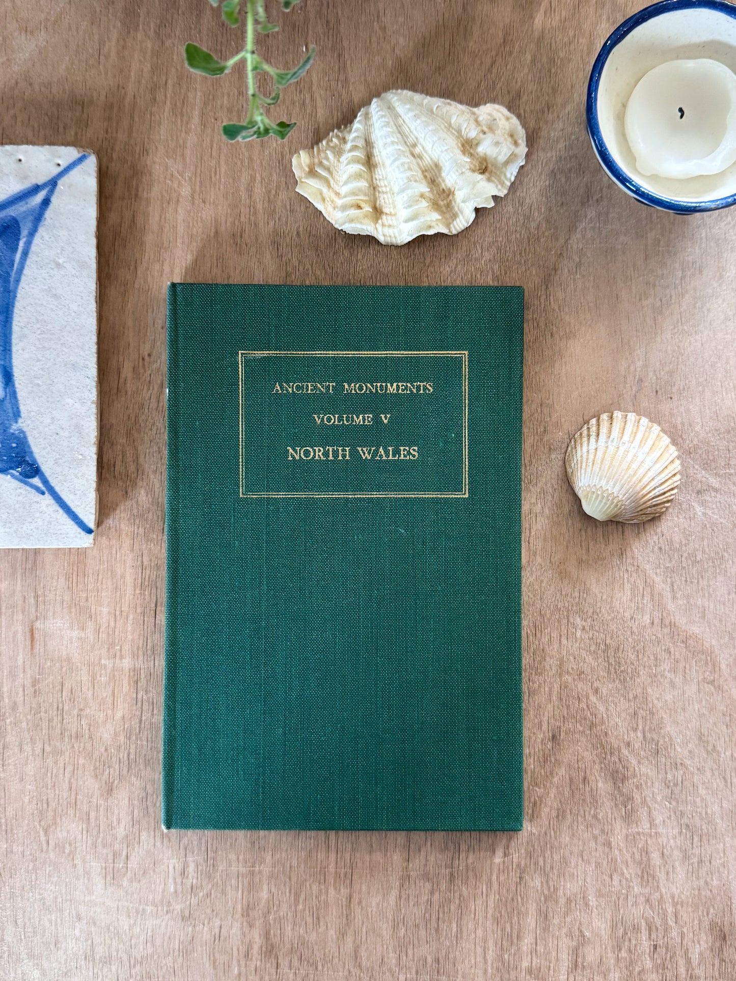 Ancient Monuments of North Wales,
Illustrated Regional Guide No. 5, 1959