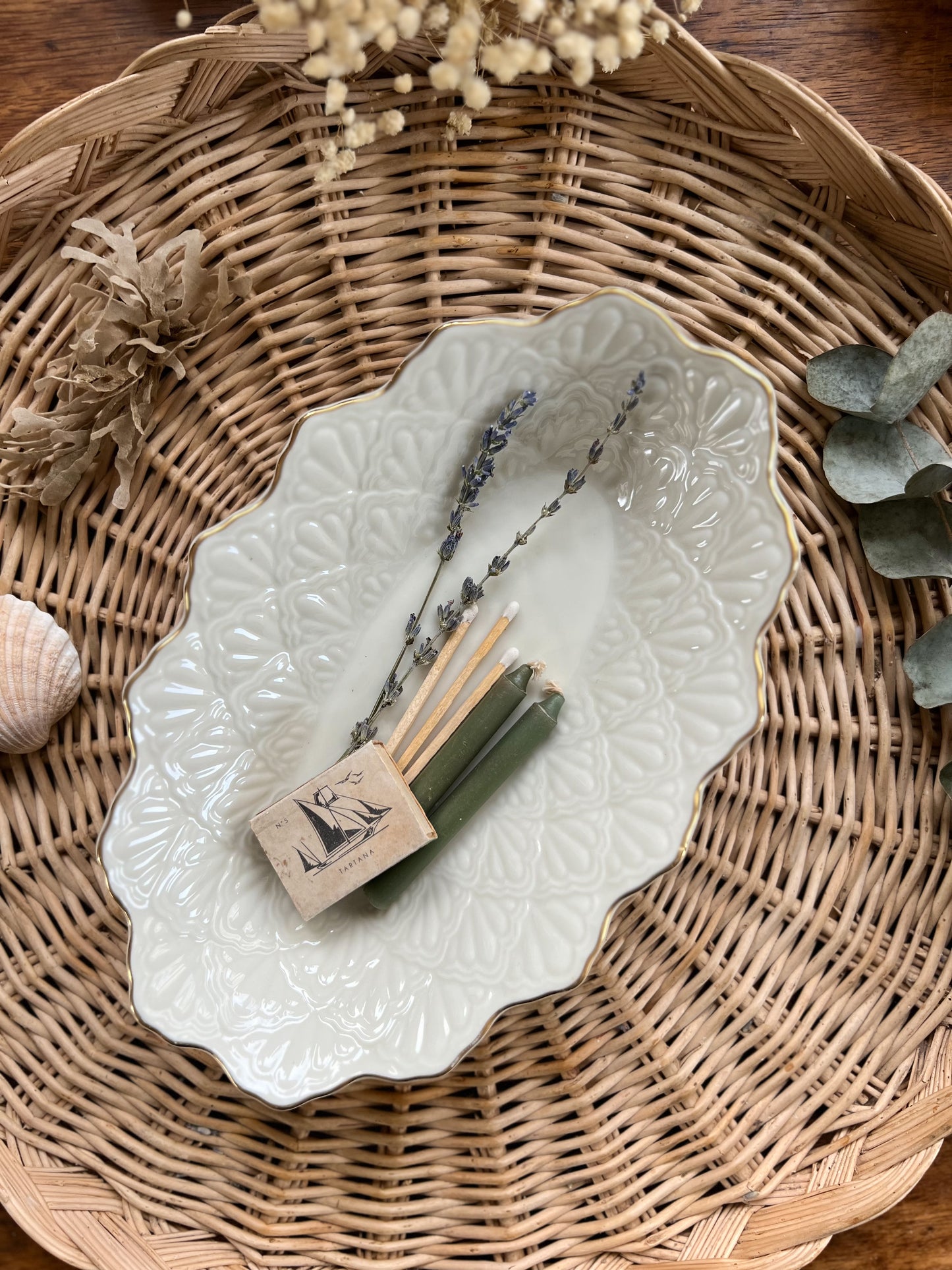 Lennox, U.S.A Scalloped Shell Detailed Ceramic Bowl