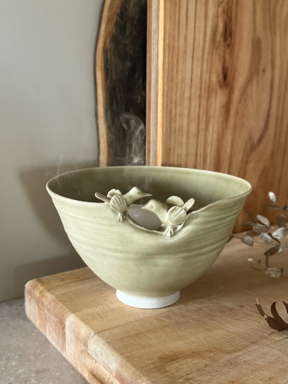 Studio Pottery ‘Two Little Birds’ Bowl by Patricia Higginbotham