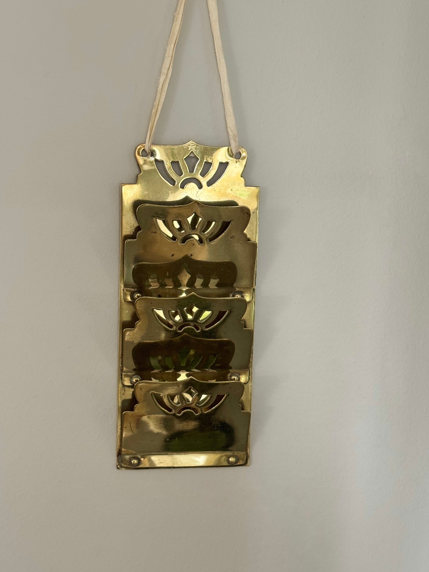 Antique Early 20th Century Solid Brass Wall-Mounted Letter Rack - Fan Shell Design