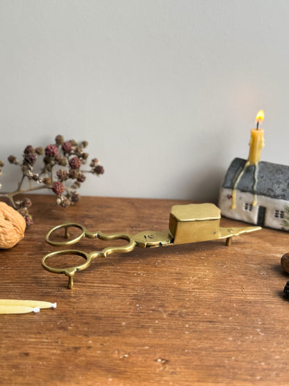 Antique Victorian Brass Candle Wick Trimming Scissors