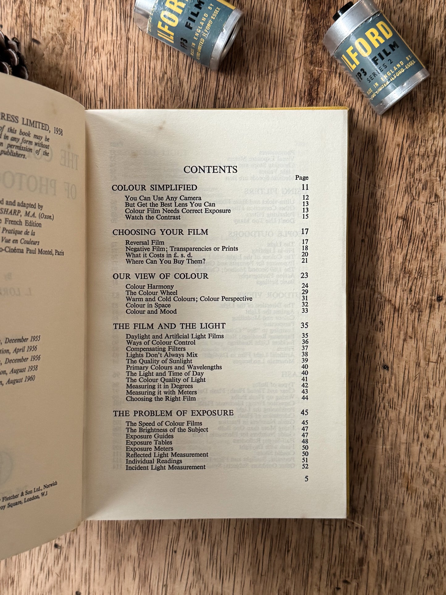 The Colour Book of Photography
L. Lorelle - Fifth Edition, 1960