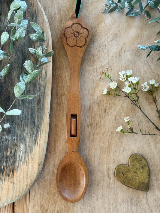 Vintage Hand-Carved Welsh Love Spoon - The Wild Flower • Y Blodyn Gwyllt