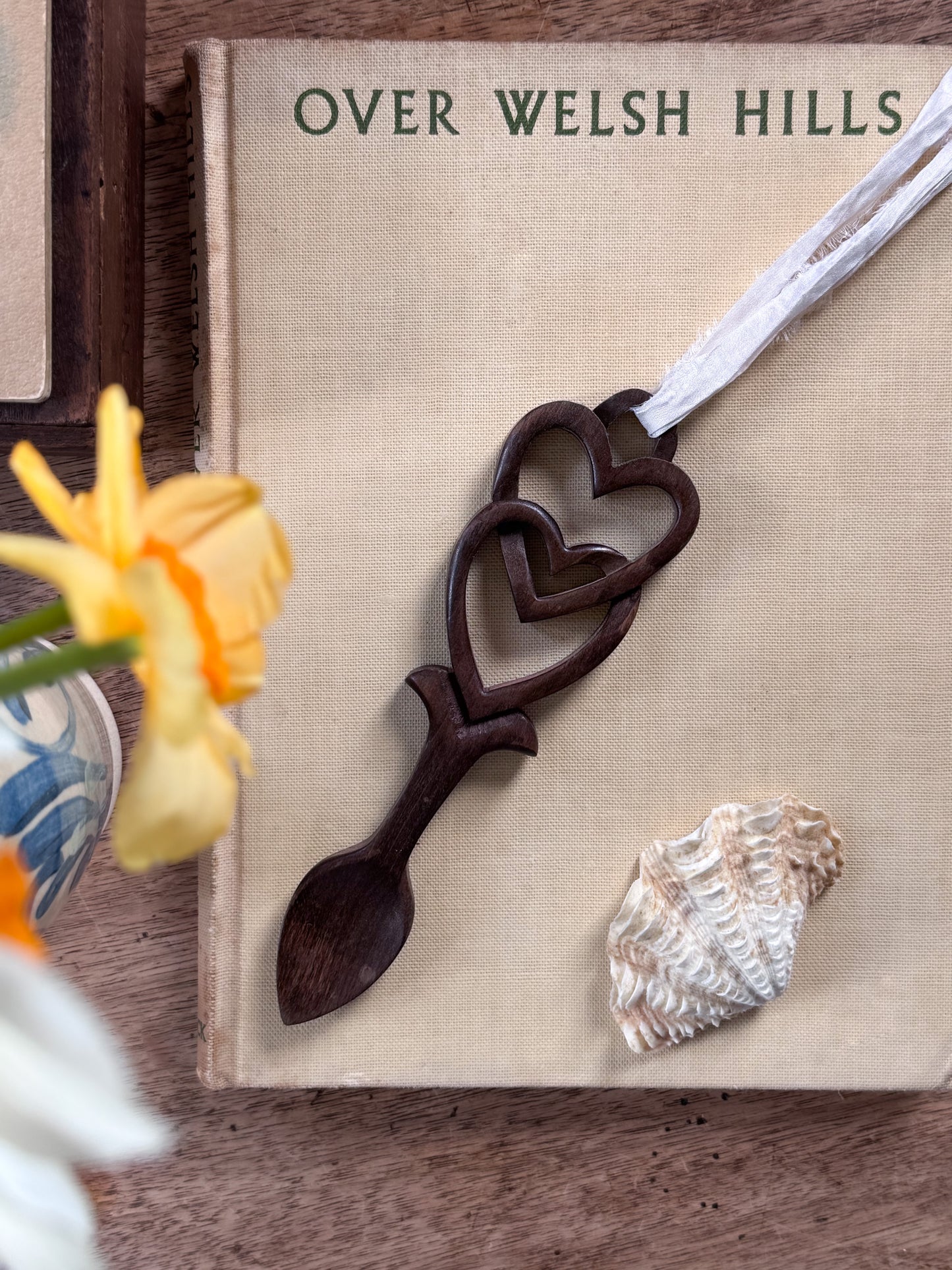 Intertwined Hearts • Calonau Dollenu - Vintage Hand-Carved Welsh Love Spoon