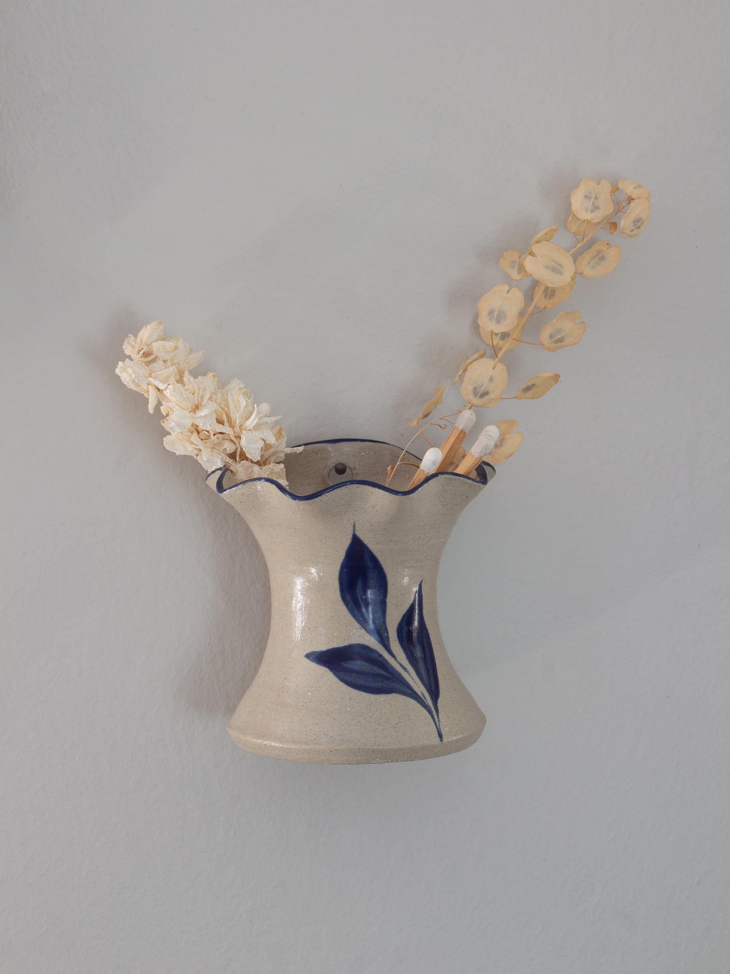 Vintage Williamsburg Pottery Blue Leaf Scalloped Edge Wall Pocket